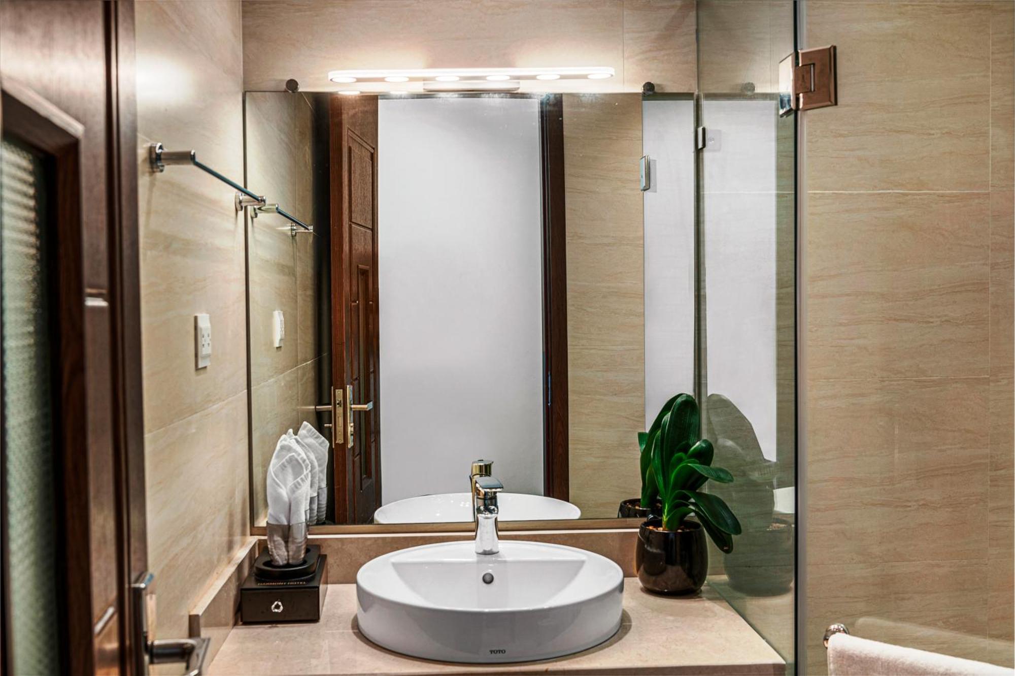 Harmony Halong Hotel Ха Лонг Екстериор снимка